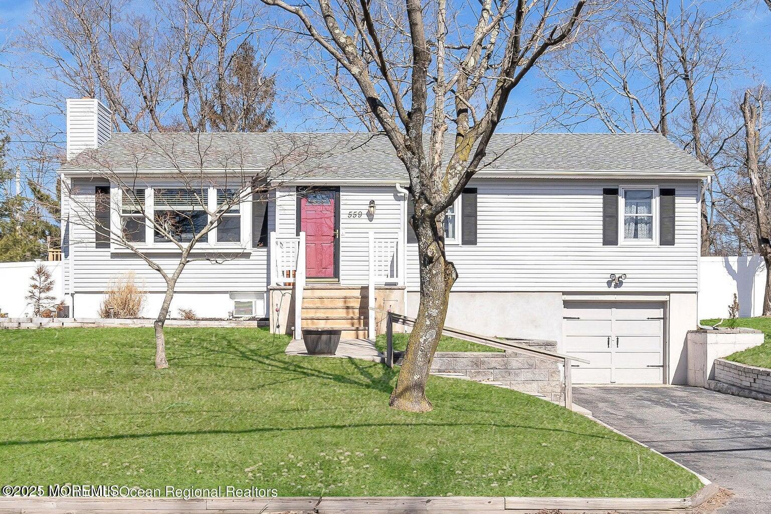 559 Dow Avenue Oakhurst NJ 07755
