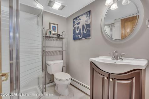 559 Dow Avenue Oakhurst NJ 07755