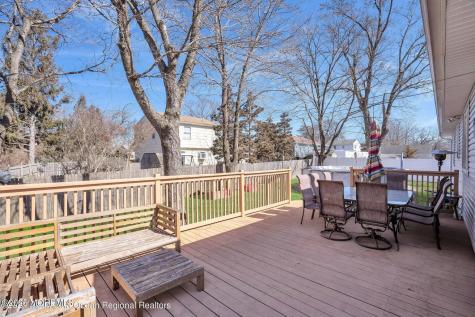 559 Dow Avenue Oakhurst NJ 07755
