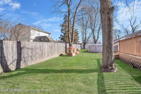 559 Dow Avenue Oakhurst NJ 07755