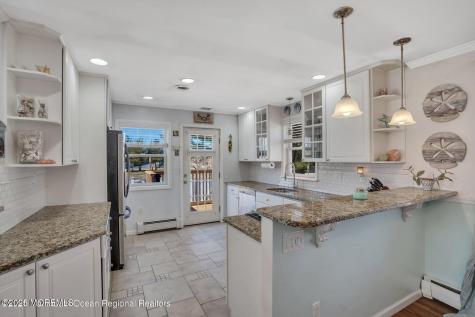 559 Dow Avenue Oakhurst NJ 07755