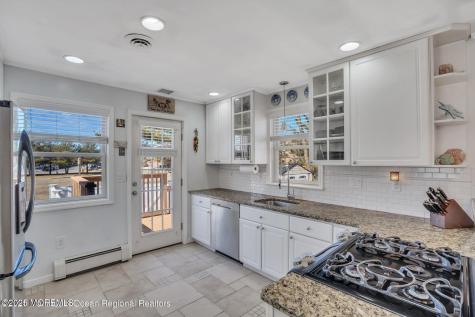 559 Dow Avenue Oakhurst NJ 07755