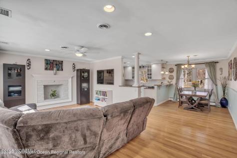 559 Dow Avenue Oakhurst NJ 07755