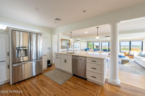 14 Falls Road Mantoloking NJ 08738