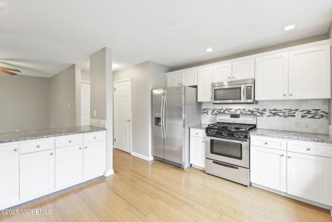 95 Madison Court Tinton Falls NJ 07712
