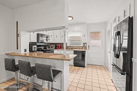 456 Harnell Avenue Oakhurst NJ 07755