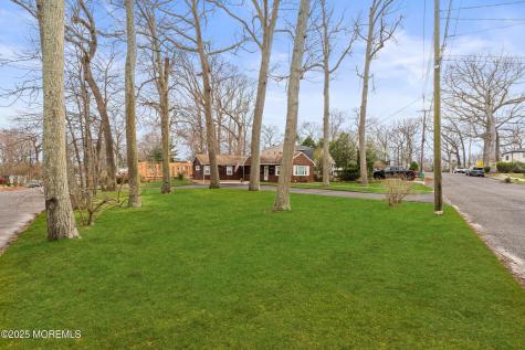 456 Harnell Avenue Oakhurst NJ 07755