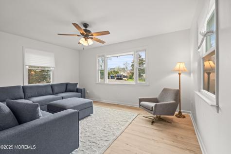 456 Harnell Avenue Oakhurst NJ 07755