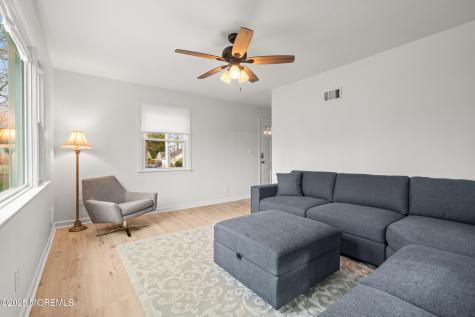 456 Harnell Avenue Oakhurst NJ 07755