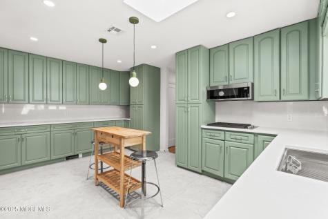 1 Wilson Avenue Oakhurst NJ 07755