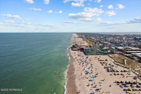 30 Dune Terrace Ortley Beach NJ 08751