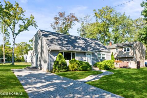 437 Redmond Avenue Oakhurst NJ 07755