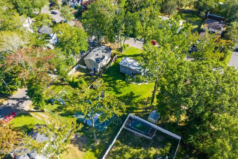 437 Redmond Avenue Oakhurst NJ 07755