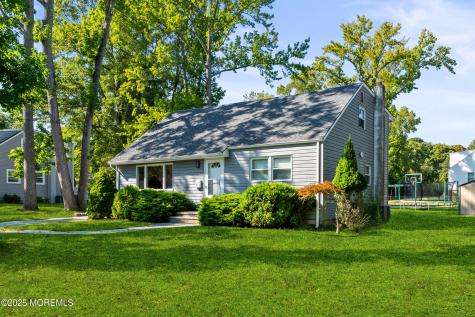 437 Redmond Avenue Oakhurst NJ 07755