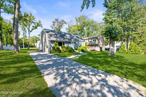 437 Redmond Avenue Oakhurst NJ 07755