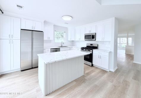 1 Whitemarsh Drive Manalapan NJ 07726