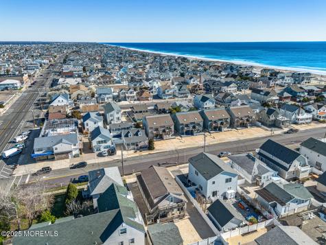 21 Brown Avenue Lavallette NJ 08735