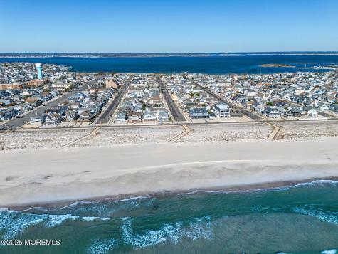 21 Brown Avenue Lavallette NJ 08735