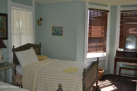 18 Bridge Avenue Bay Head NJ 08742