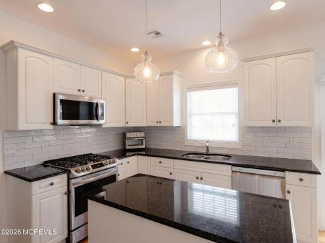 979 Ocean Avenue Mantoloking NJ 08738