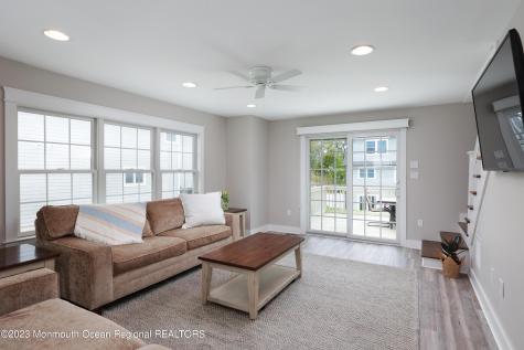 912 Ocean Avenue Mantoloking NJ 08738