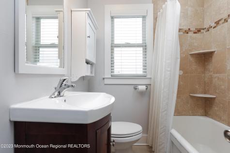 912 Ocean Avenue Mantoloking NJ 08738
