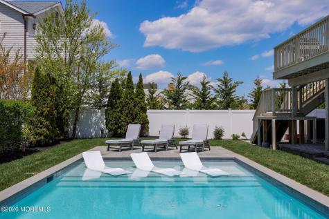 912 Ocean Avenue Mantoloking NJ 08738