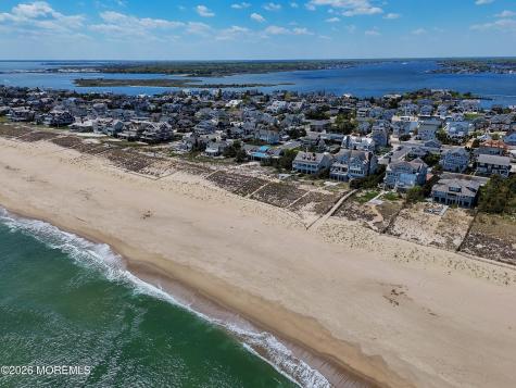 912 Ocean Avenue Mantoloking NJ 08738