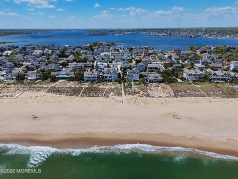 912 Ocean Avenue Mantoloking NJ 08738