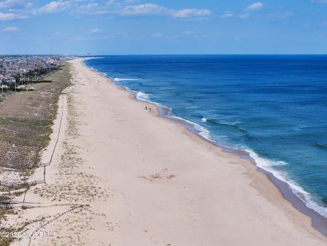 912 Ocean Avenue Mantoloking NJ 08738