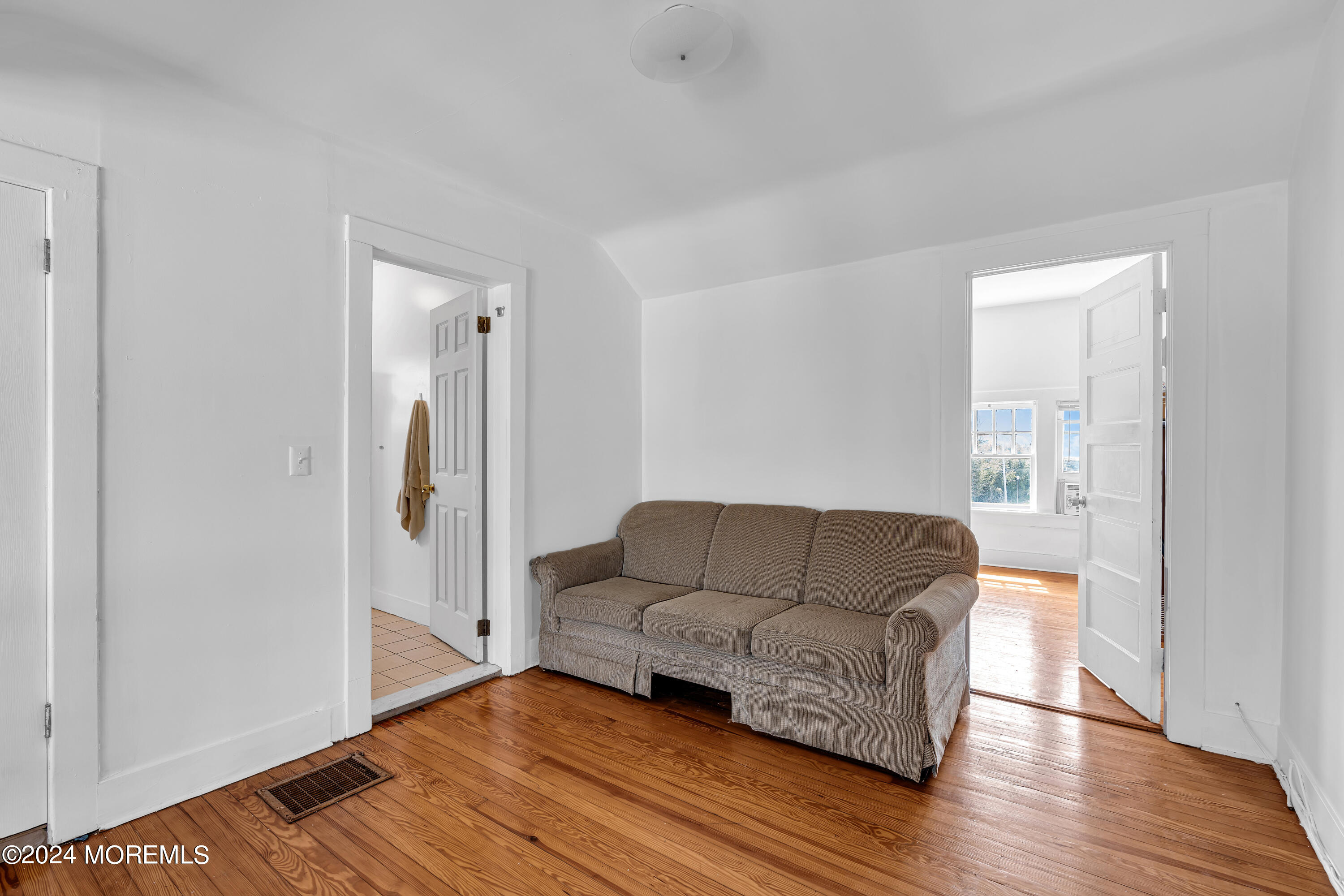 17 Lakeview Road Deal NJ 07723