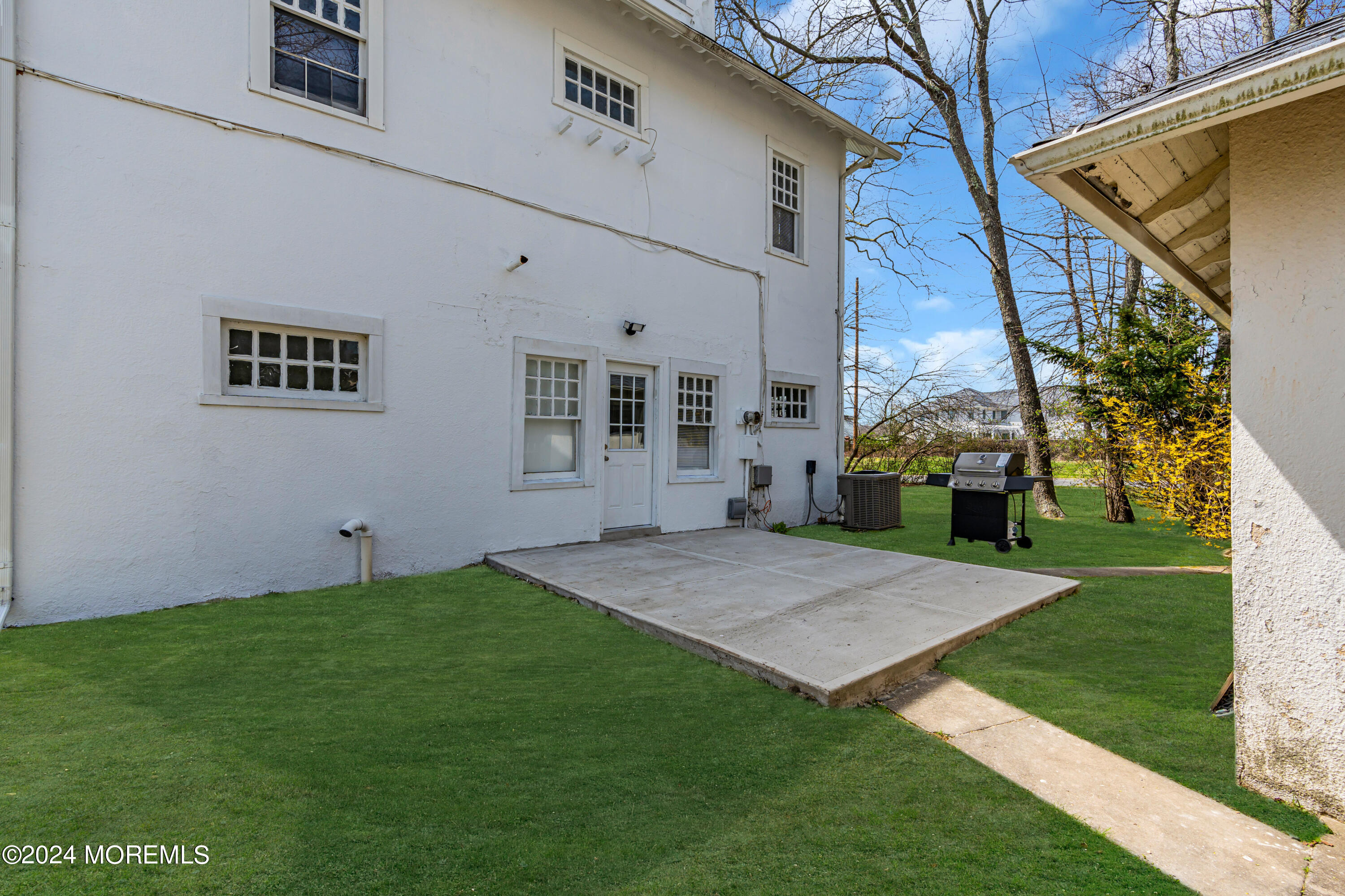 17 Lakeview Road Deal NJ 07723