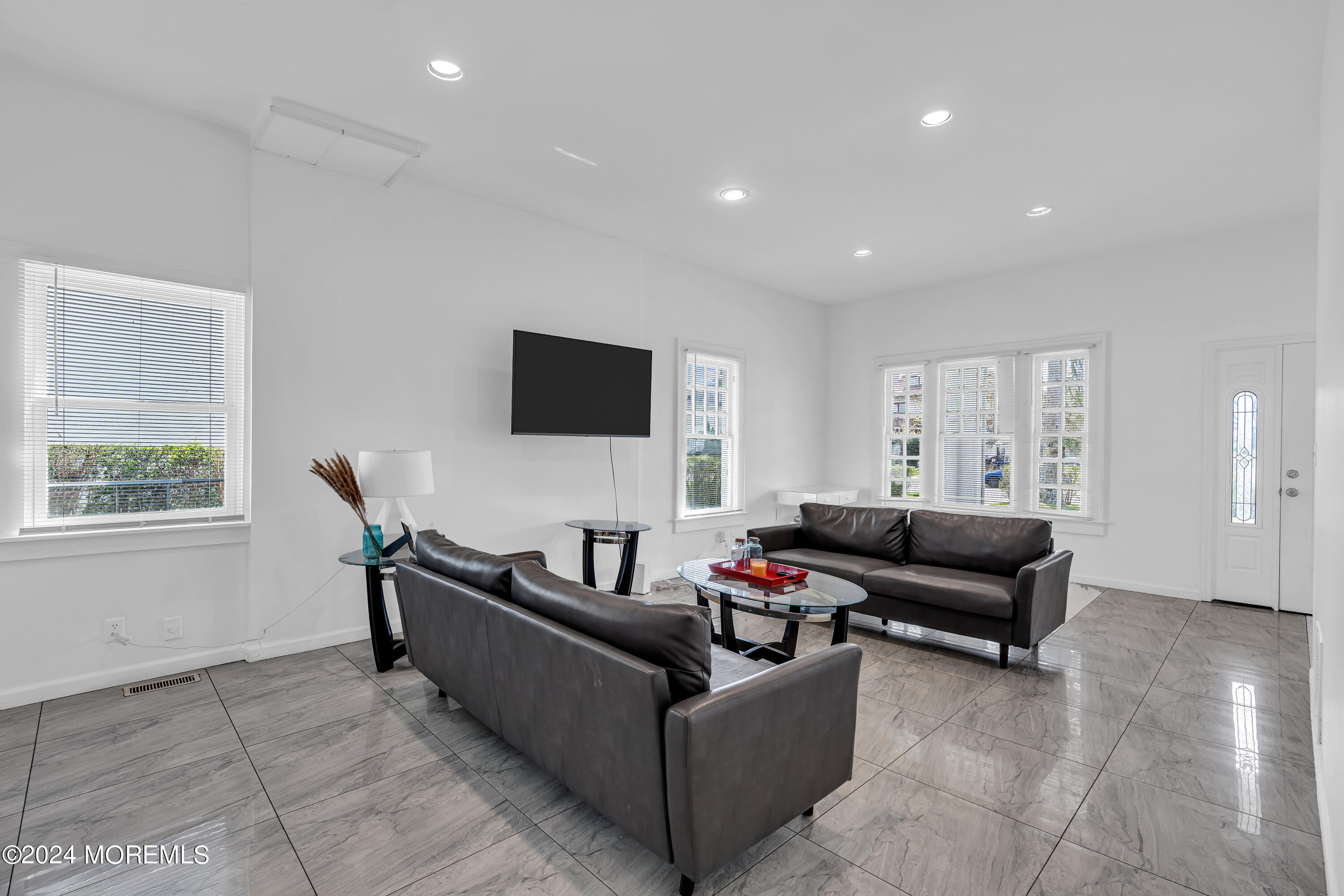 17 Lakeview Road Deal NJ 07723