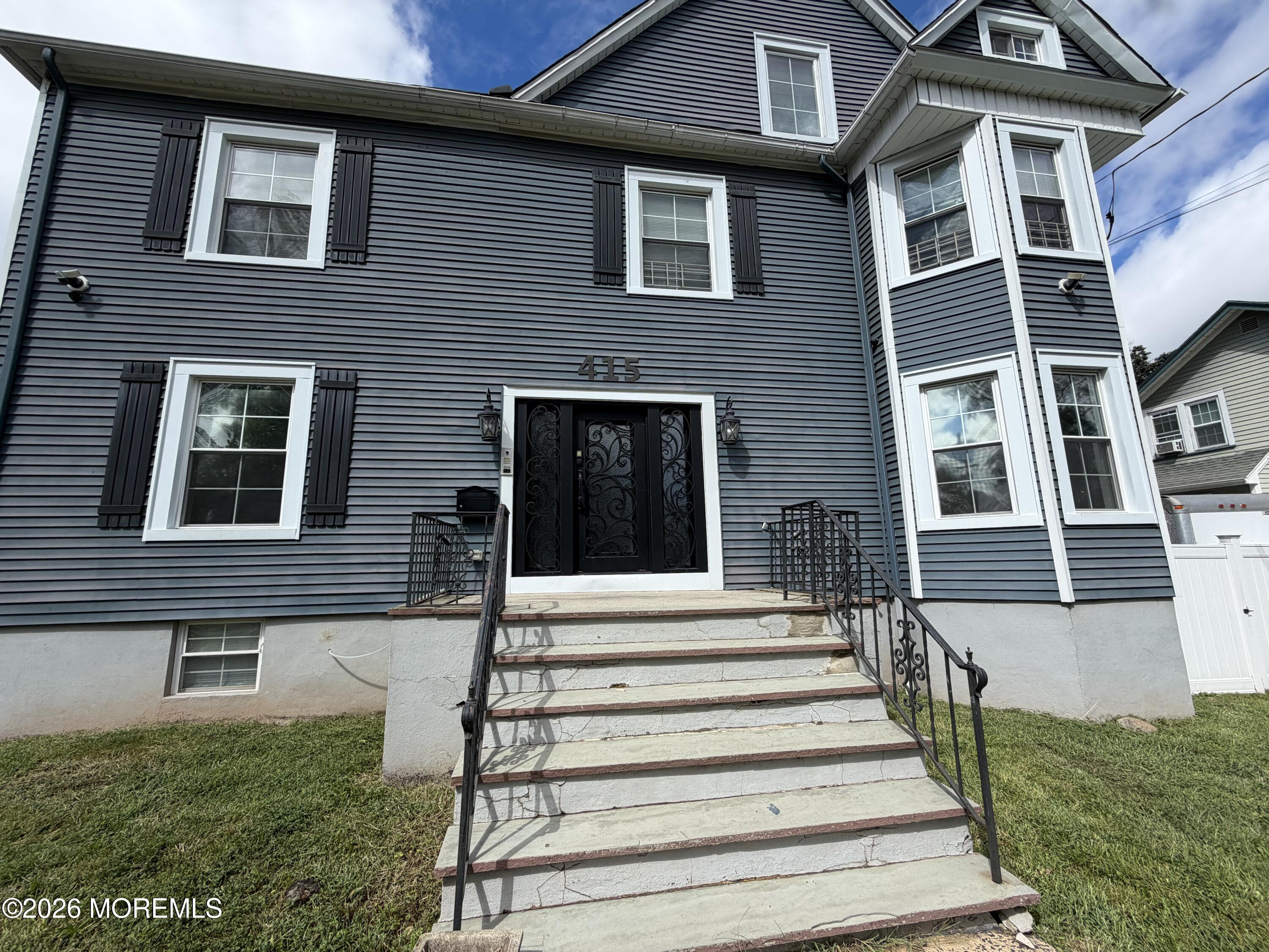 415 E 3rd Avenue Roselle NJ 07203