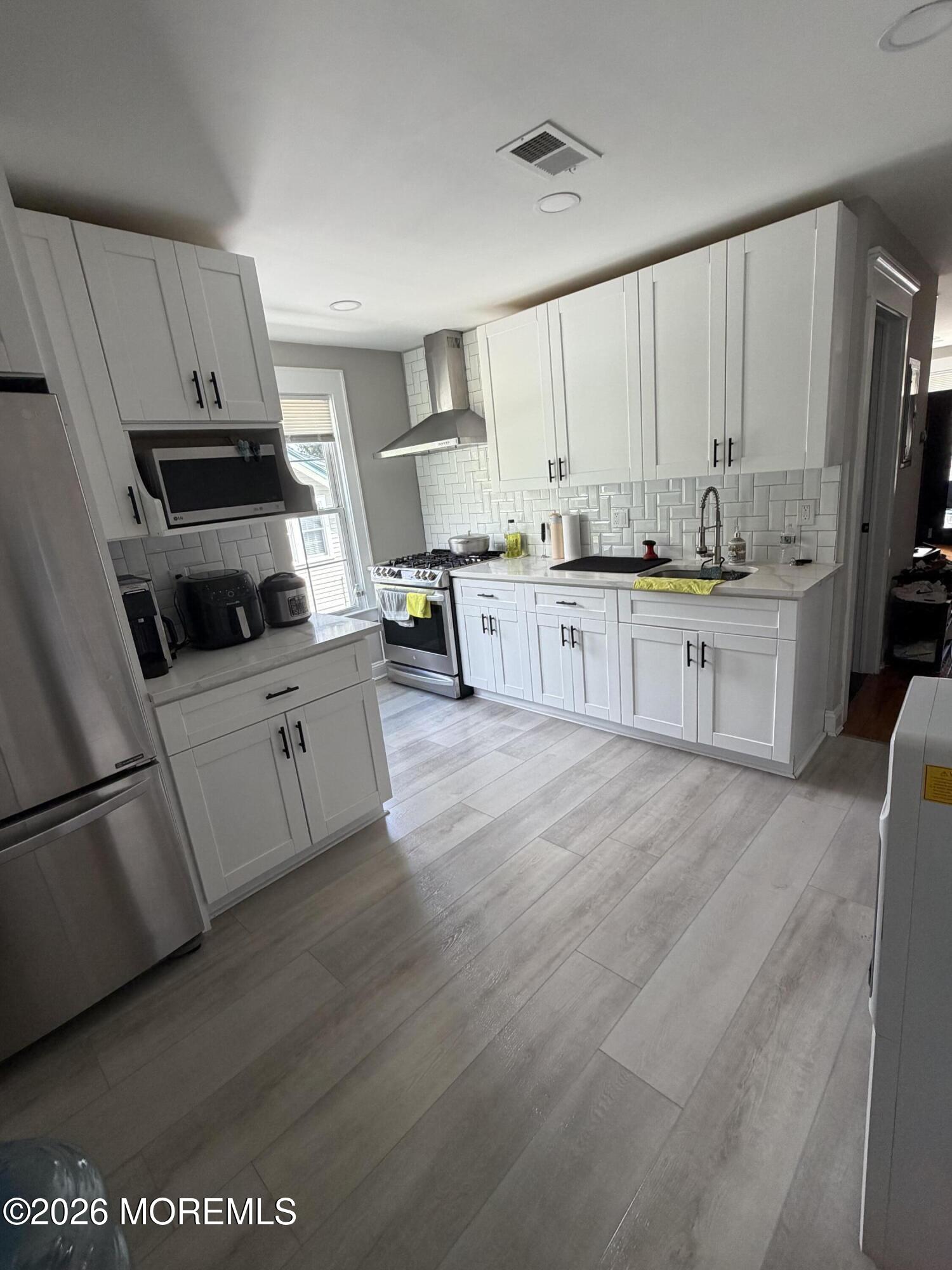 415 E 3rd Avenue Roselle NJ 07203