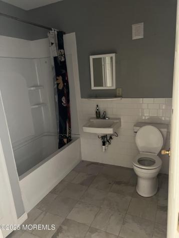 33 Vanderbilt Avenue Leonardo NJ 07737