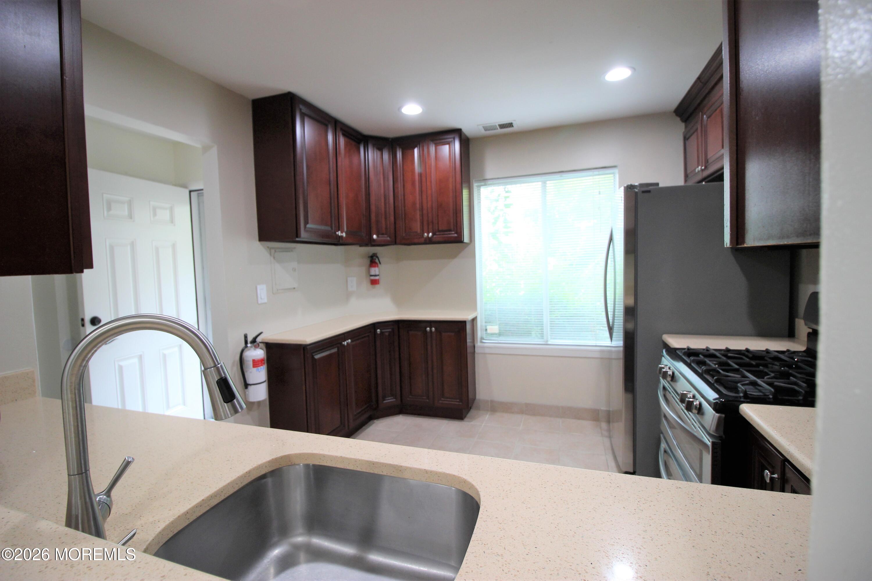 1059 Schmidt Lane North Brunswick NJ 08902