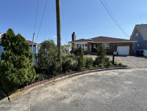 31 Navarra Drive Brick NJ 08723