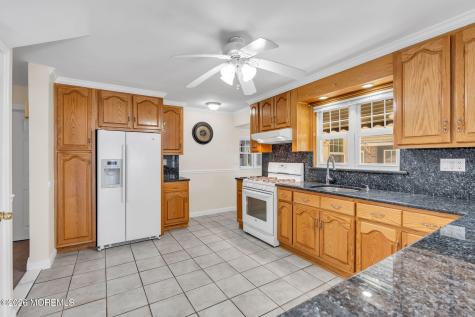 37 Highland Avenue Leonardo NJ 07737