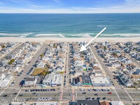 12 Reese Avenue Lavallette NJ 08735