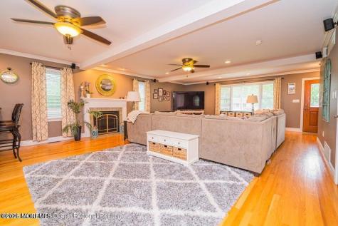 1 Kari Court Jackson NJ 08527