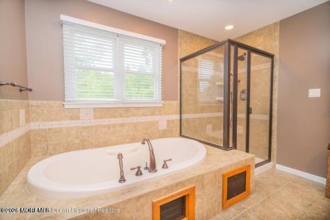 1 Kari Court Jackson NJ 08527