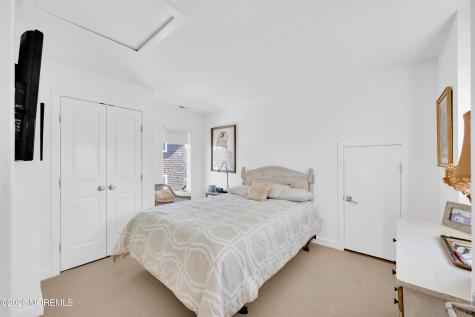 973 Ocean Avenue Mantoloking NJ 08738