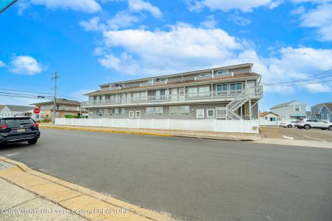 1713 Boulevard Seaside Park NJ 08752