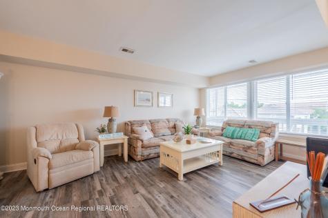 1713 Boulevard Seaside Park NJ 08752