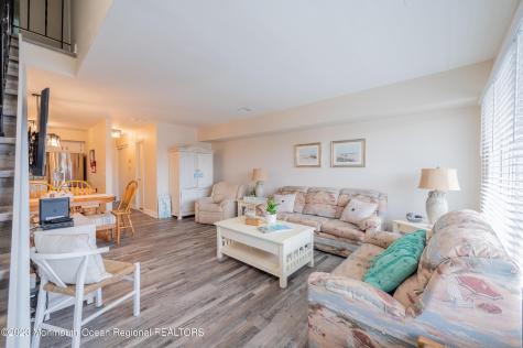 1713 Boulevard Seaside Park NJ 08752
