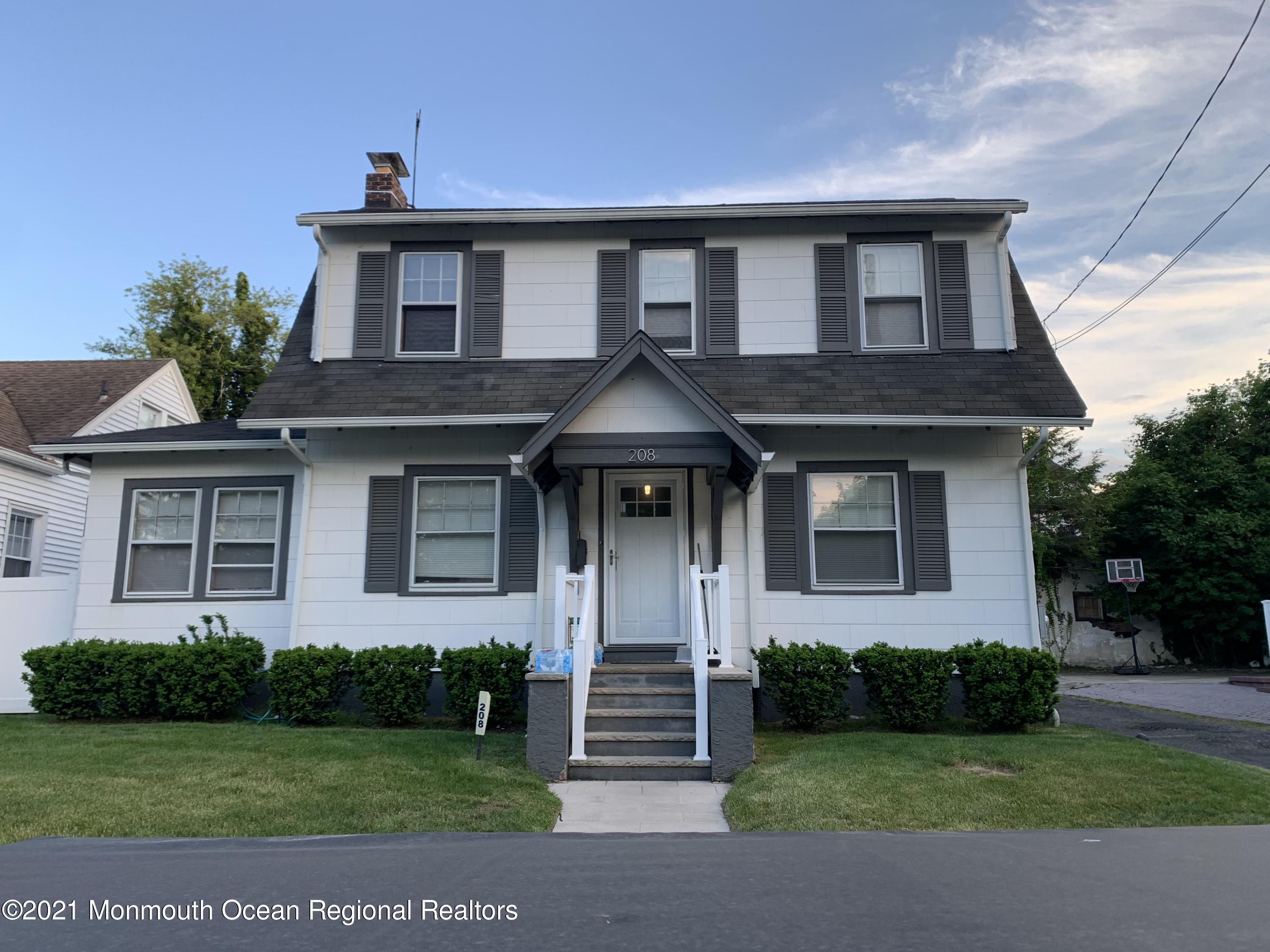 208 Lockwood Place Oakhurst NJ 07755