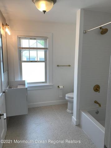 208 Lockwood Place Oakhurst NJ 07755