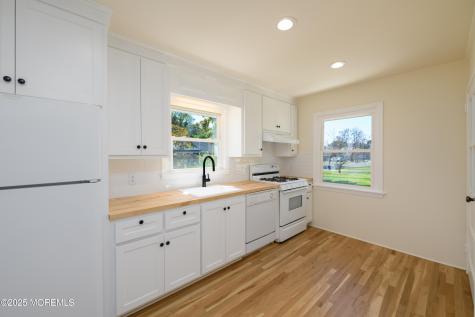 361 Meadowbrook Avenue Eatontown NJ 07724