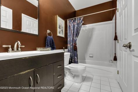 536 St Andrews Place Manalapan NJ 07726